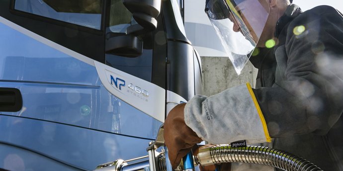 Tankvorgang mit Erdgas beim IVECO Stralis NP